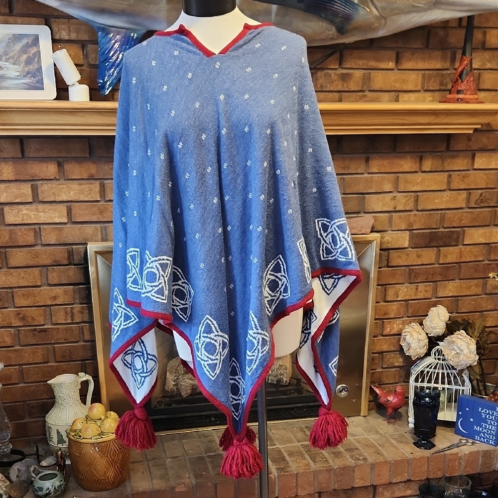 Zazo Danish Design Celtic Nordic Wool Blend Poncho With Tassles One Size